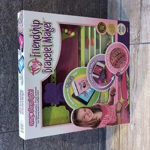 NEW NIB Girl's My Friendship Bracelet Maker